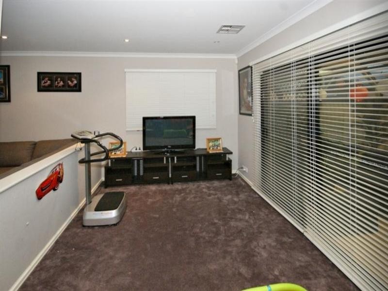 12 Hursthill Street, Madeley WA 6065