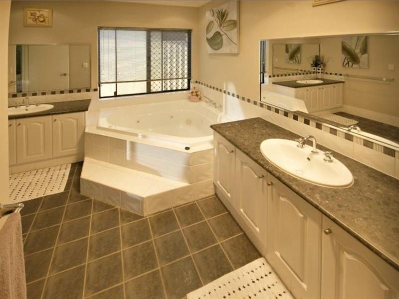 12 Hursthill Street, Madeley WA 6065