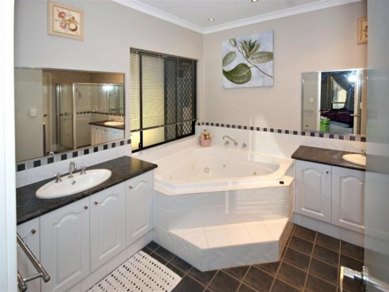 12 Hursthill Street, Madeley WA 6065