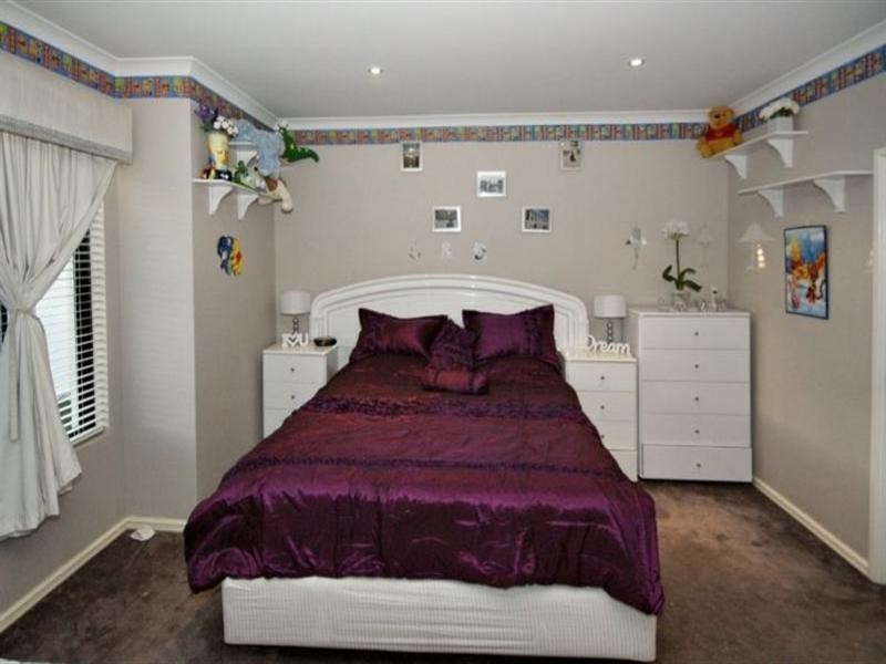 12 Hursthill Street, Madeley WA 6065