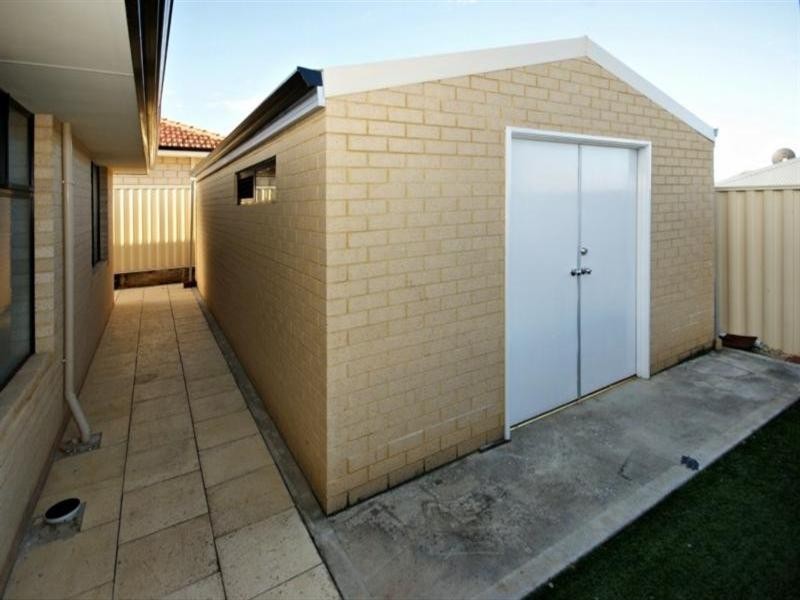 12 Hursthill Street, Madeley WA 6065