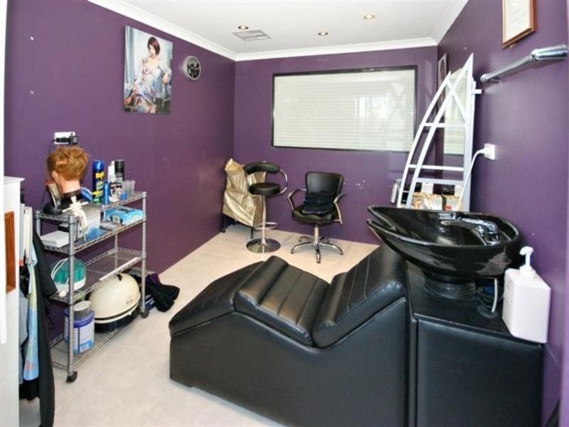 12 Hursthill Street, Madeley WA 6065