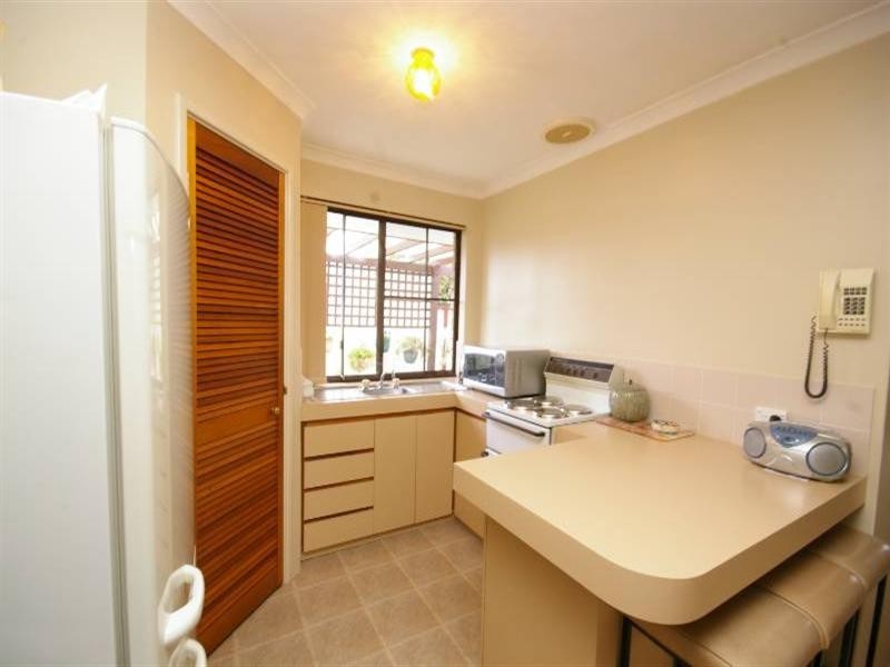 35 Dampier Loop, Mirrabooka WA 6061