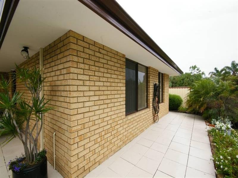 35 Dampier Loop, Mirrabooka WA 6061