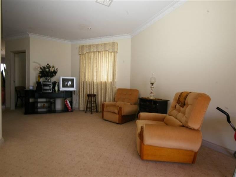 4 Brian Avenue, Yokine WA 6060