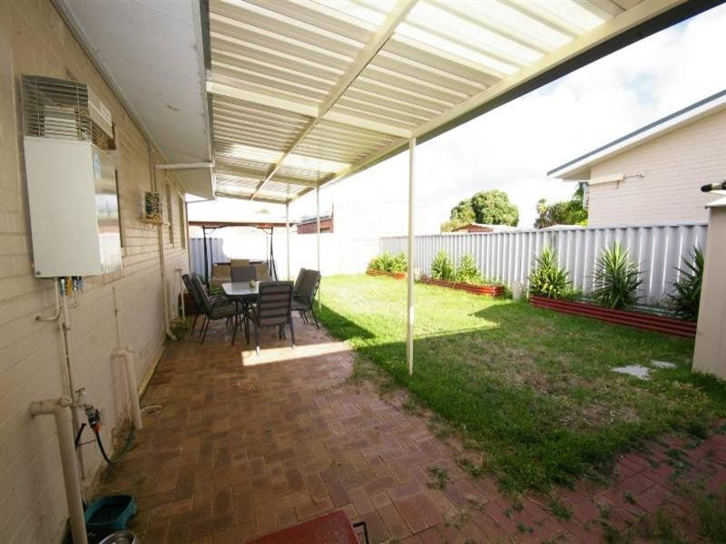 26d Buntine Way, Girrawheen WA 6064