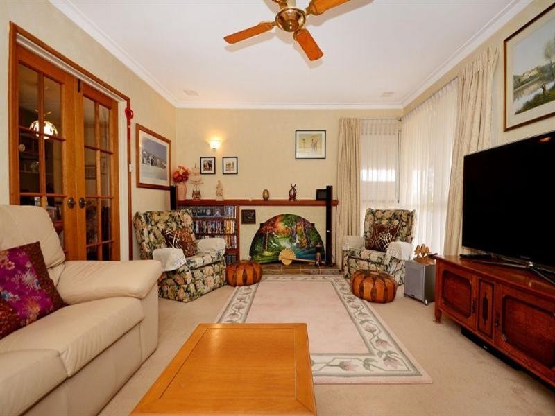 35 Tullamore Avenue, Thornlie WA 6108