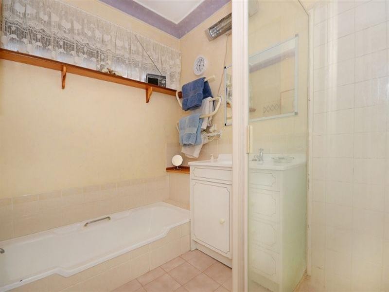 35 Tullamore Avenue, Thornlie WA 6108