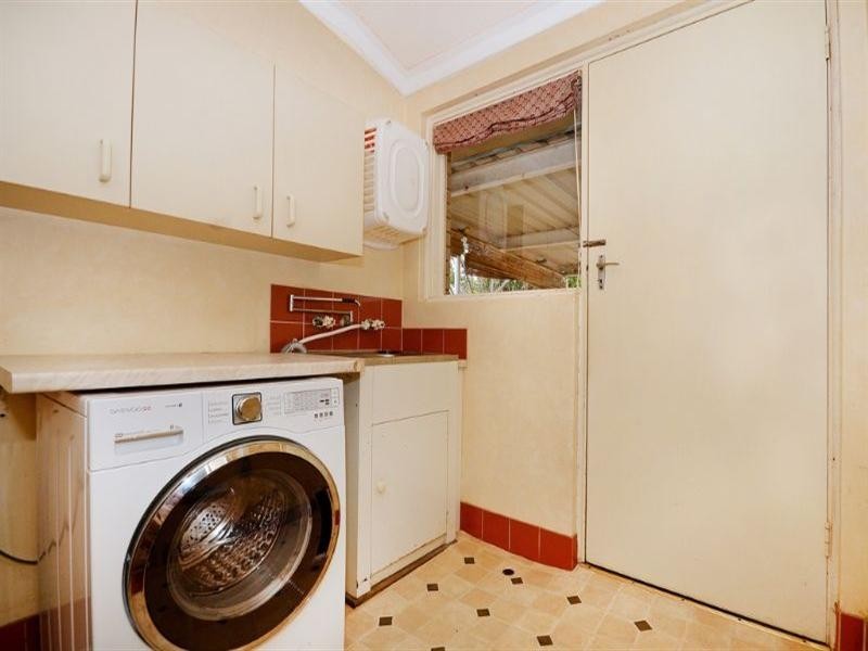 35 Tullamore Avenue, Thornlie WA 6108