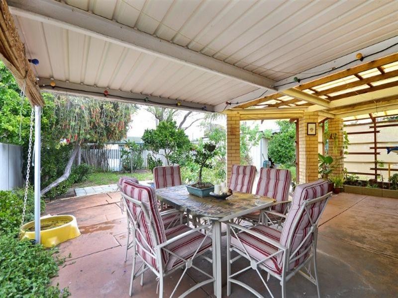 35 Tullamore Avenue, Thornlie WA 6108