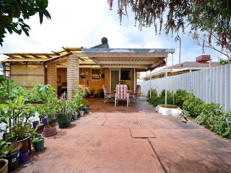 35 Tullamore Avenue, Thornlie WA 6108