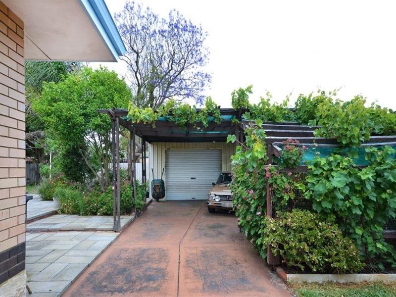 35 Tullamore Avenue, Thornlie WA 6108