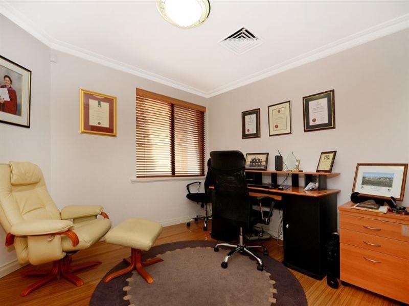 19 McCoy Lane, Dianella WA 6059