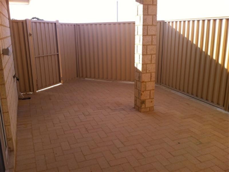 30 Sacramento Parade, Hocking WA 6065