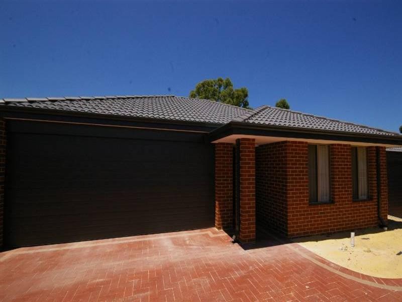 41b Stroughton Road, Westminster WA 6061