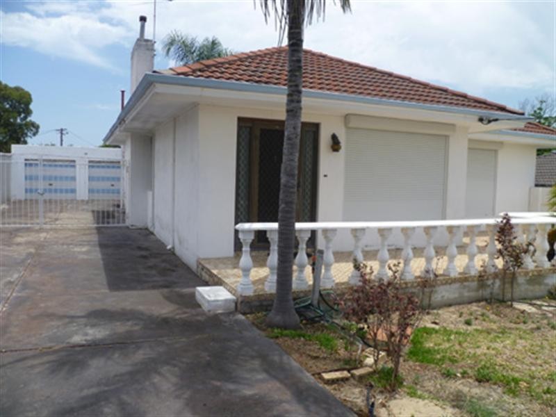 431 Flinders Street, Nollamara WA 6061