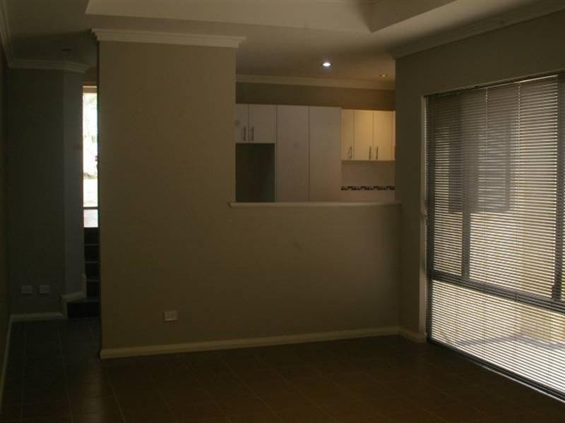 15 Finchley Crescent, Balga WA 6061