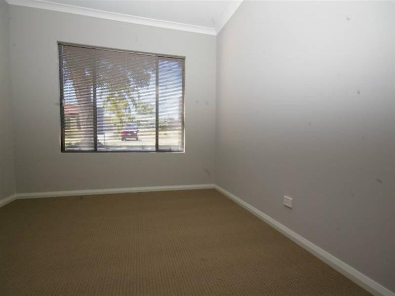 15 Finchley Crescent, Balga WA 6061