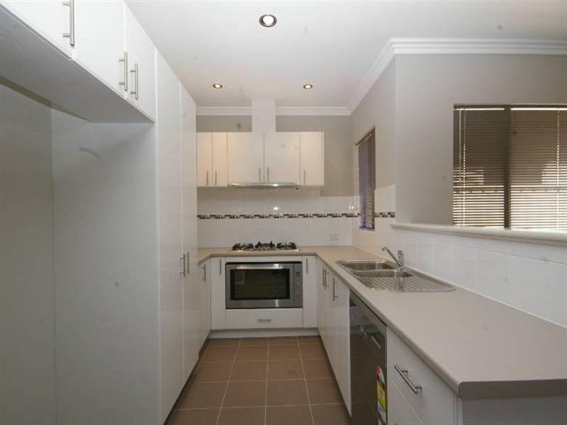 15 Finchley Crescent, Balga WA 6061