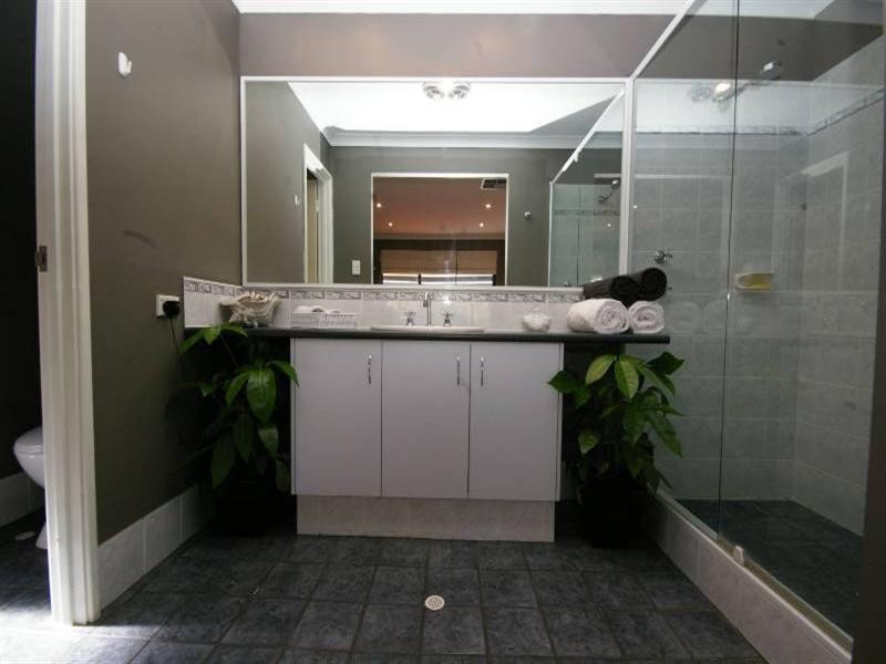 17 Bonannella Entrance, Sinagra WA 6065