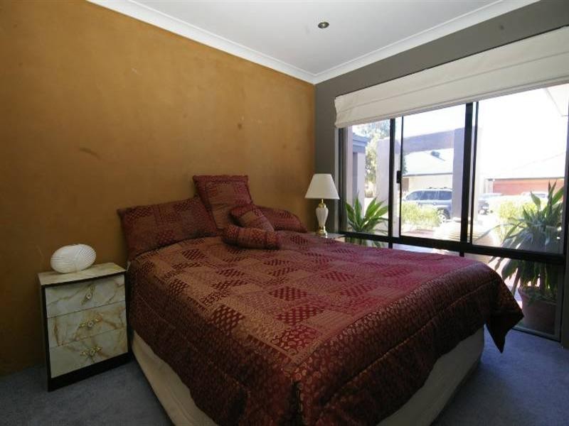 17 Bonannella Entrance, Sinagra WA 6065