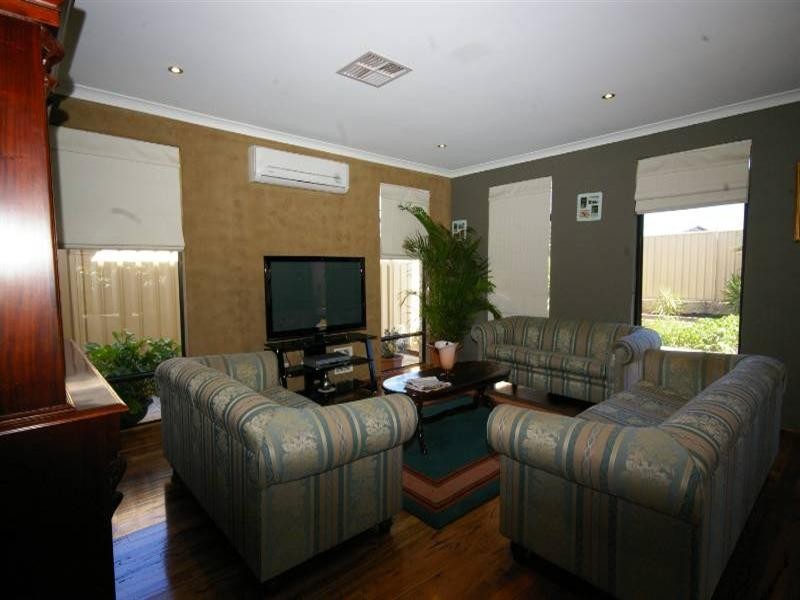 17 Bonannella Entrance, Sinagra WA 6065