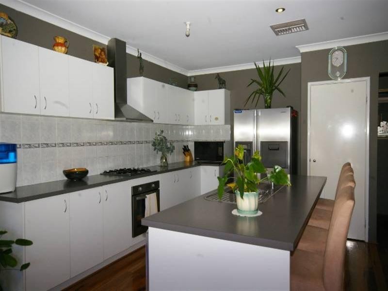 17 Bonannella Entrance, Sinagra WA 6065