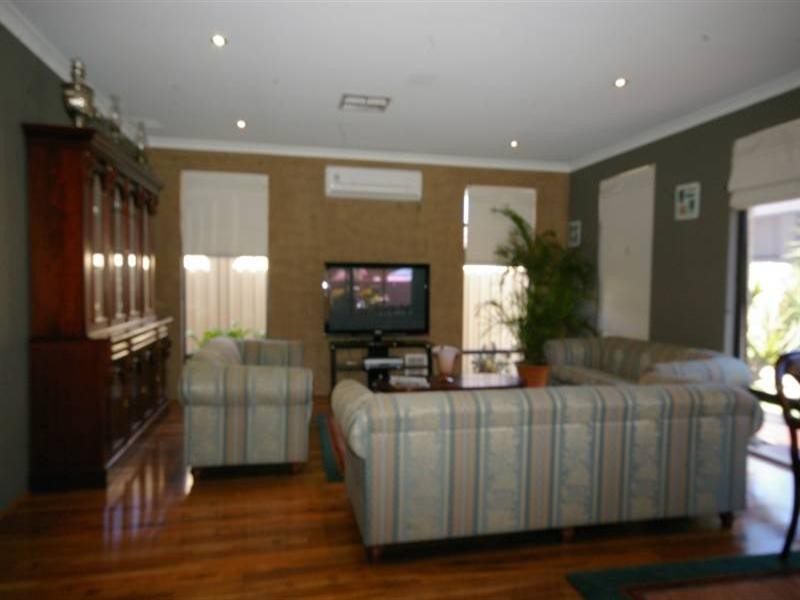 17 Bonannella Entrance, Sinagra WA 6065