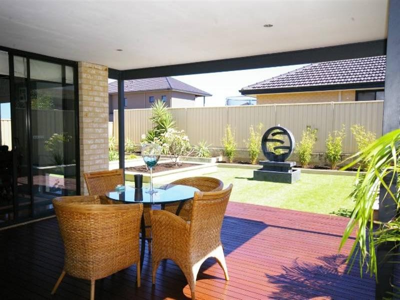 17 Bonannella Entrance, Sinagra WA 6065