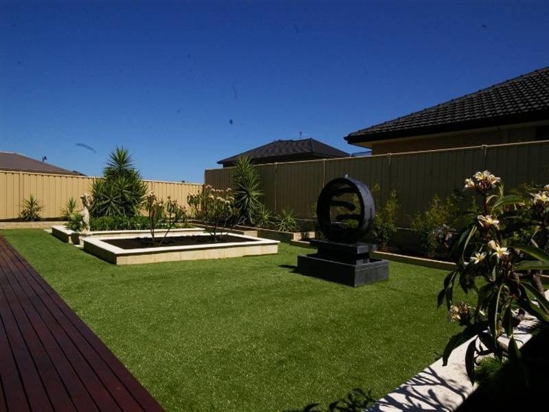 17 Bonannella Entrance, Sinagra WA 6065