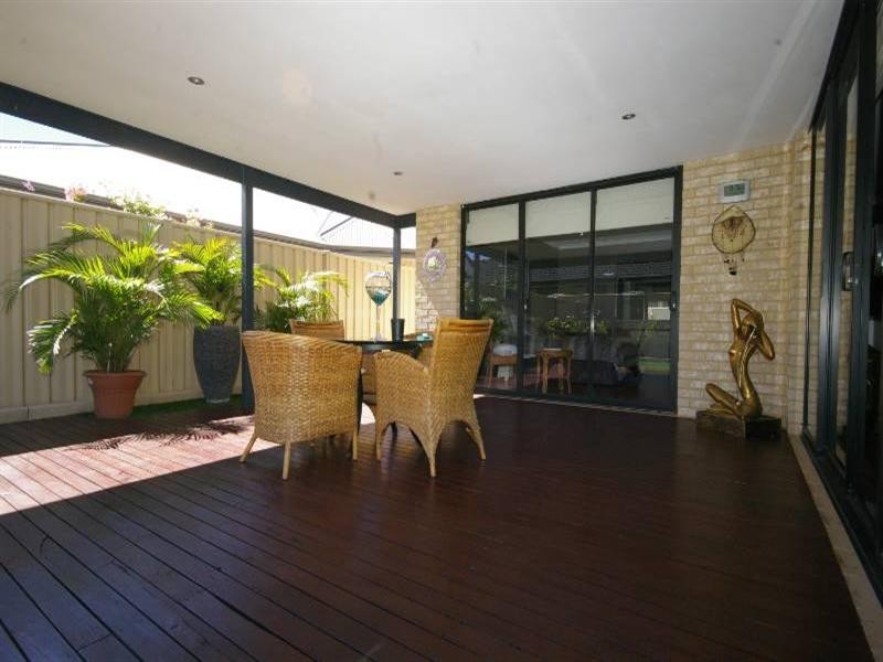 17 Bonannella Entrance, Sinagra WA 6065