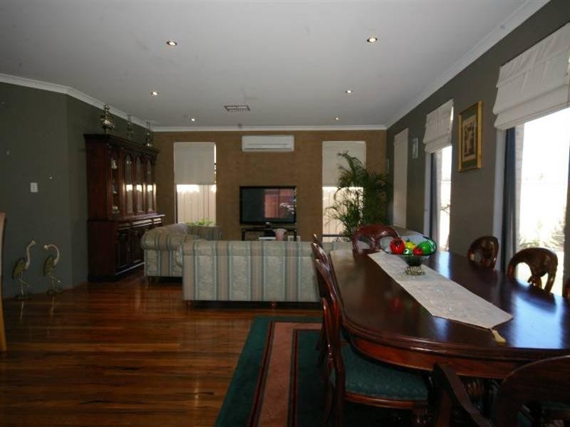 17 Bonannella Entrance, Sinagra WA 6065