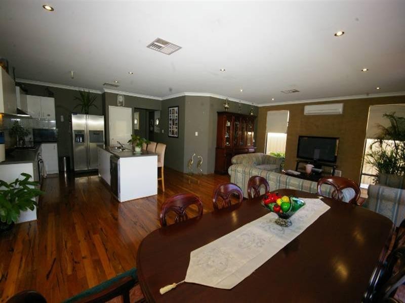 17 Bonannella Entrance, Sinagra WA 6065