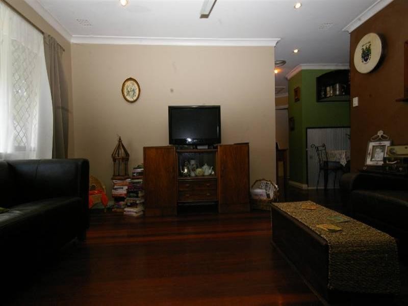 6 Shalford Way, Girrawheen WA 6064