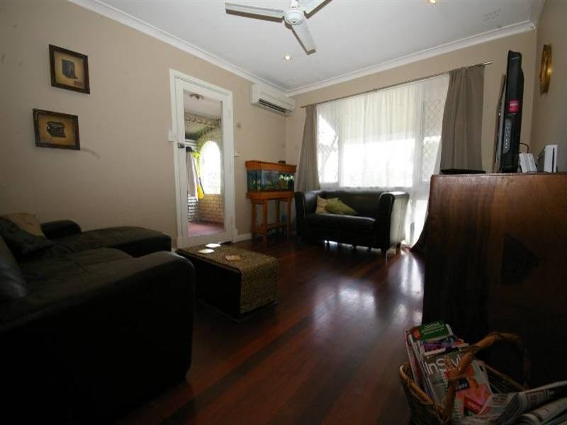 6 Shalford Way, Girrawheen WA 6064