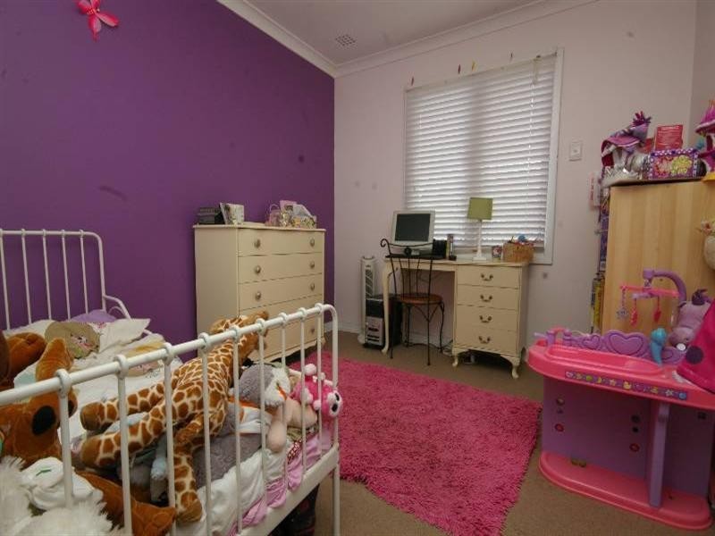 6 Shalford Way, Girrawheen WA 6064