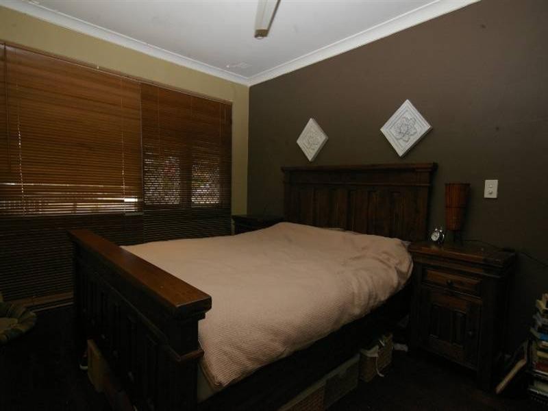 6 Shalford Way, Girrawheen WA 6064