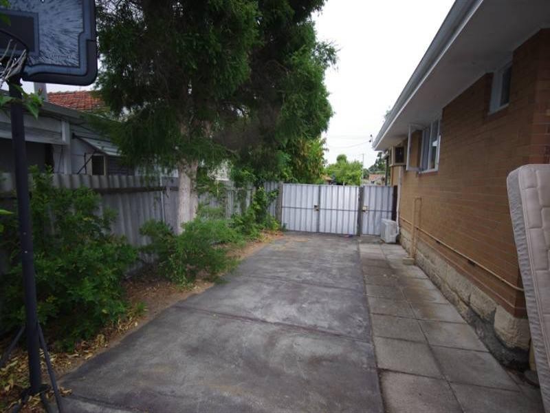 30 Golders Way, Girrawheen WA 6064