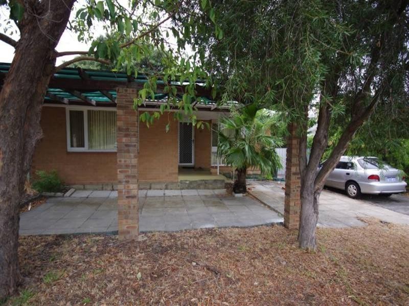 30 Golders Way, Girrawheen WA 6064