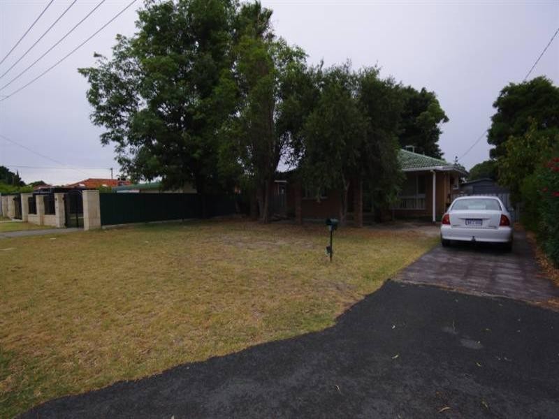 30 Golders Way, Girrawheen WA 6064