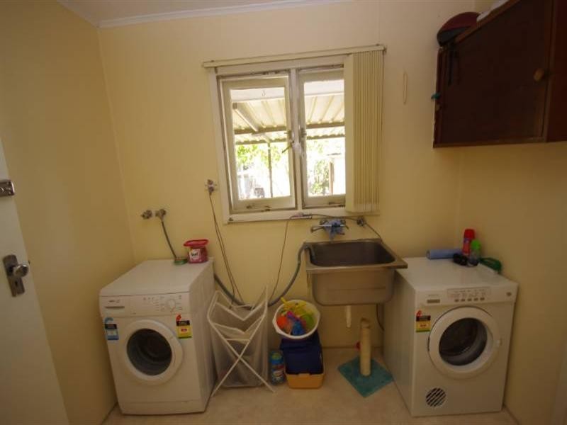 30 Golders Way, Girrawheen WA 6064