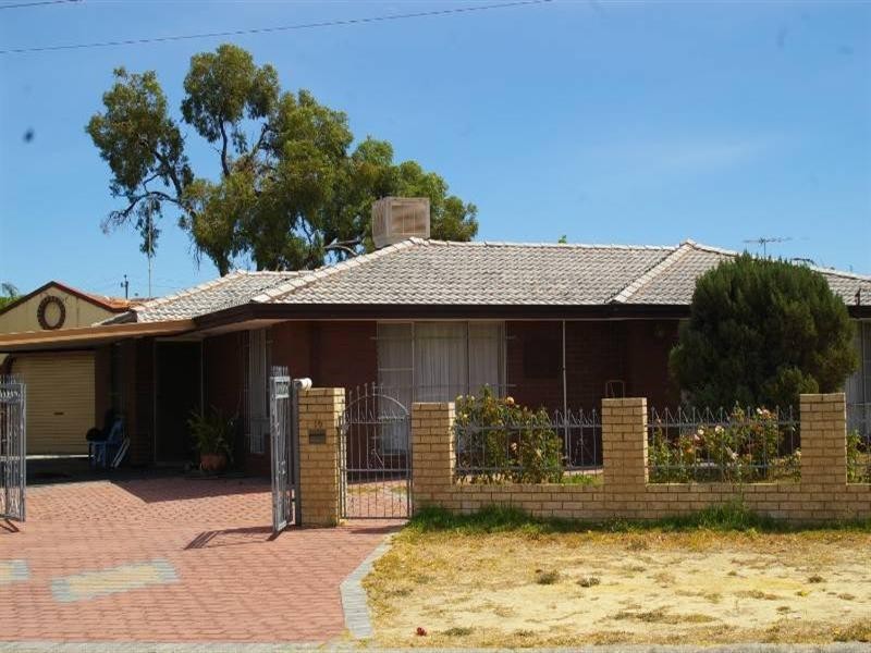 16 Roydon Way, Girrawheen WA 6064