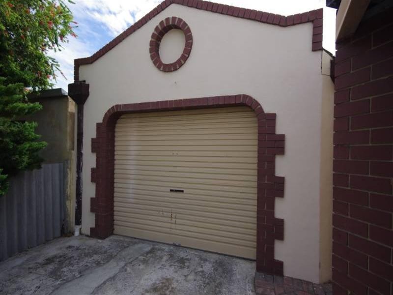 16 Roydon Way, Girrawheen WA 6064