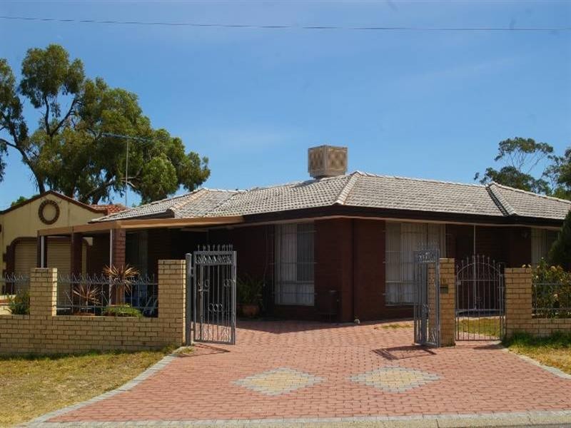 16 Roydon Way, Girrawheen WA 6064