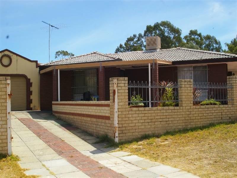 16 Roydon Way, Girrawheen WA 6064