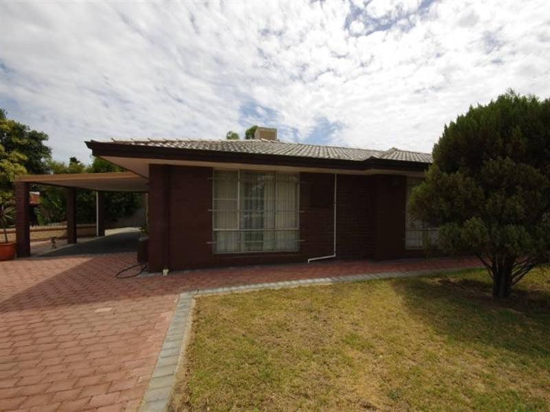 16 Roydon Way, Girrawheen WA 6064