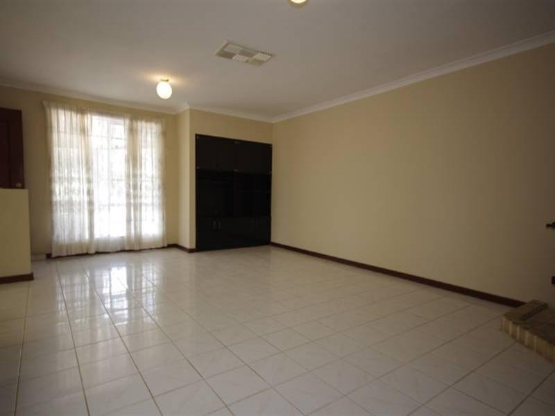 16 Roydon Way, Girrawheen WA 6064