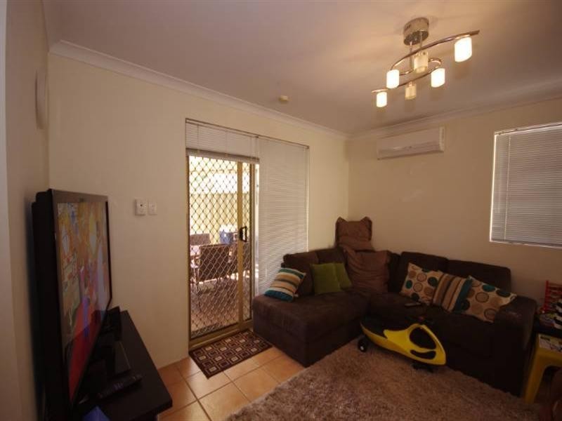 18b Chestnut Grove, Mirrabooka WA 6061