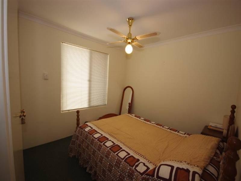 18b Chestnut Grove, Mirrabooka WA 6061