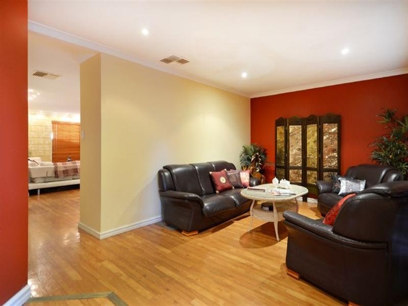 14 Leveque Ramble, Ballajura WA 6066